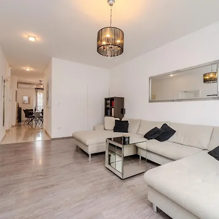 Апартаменты Center Verdi,big & Cosy